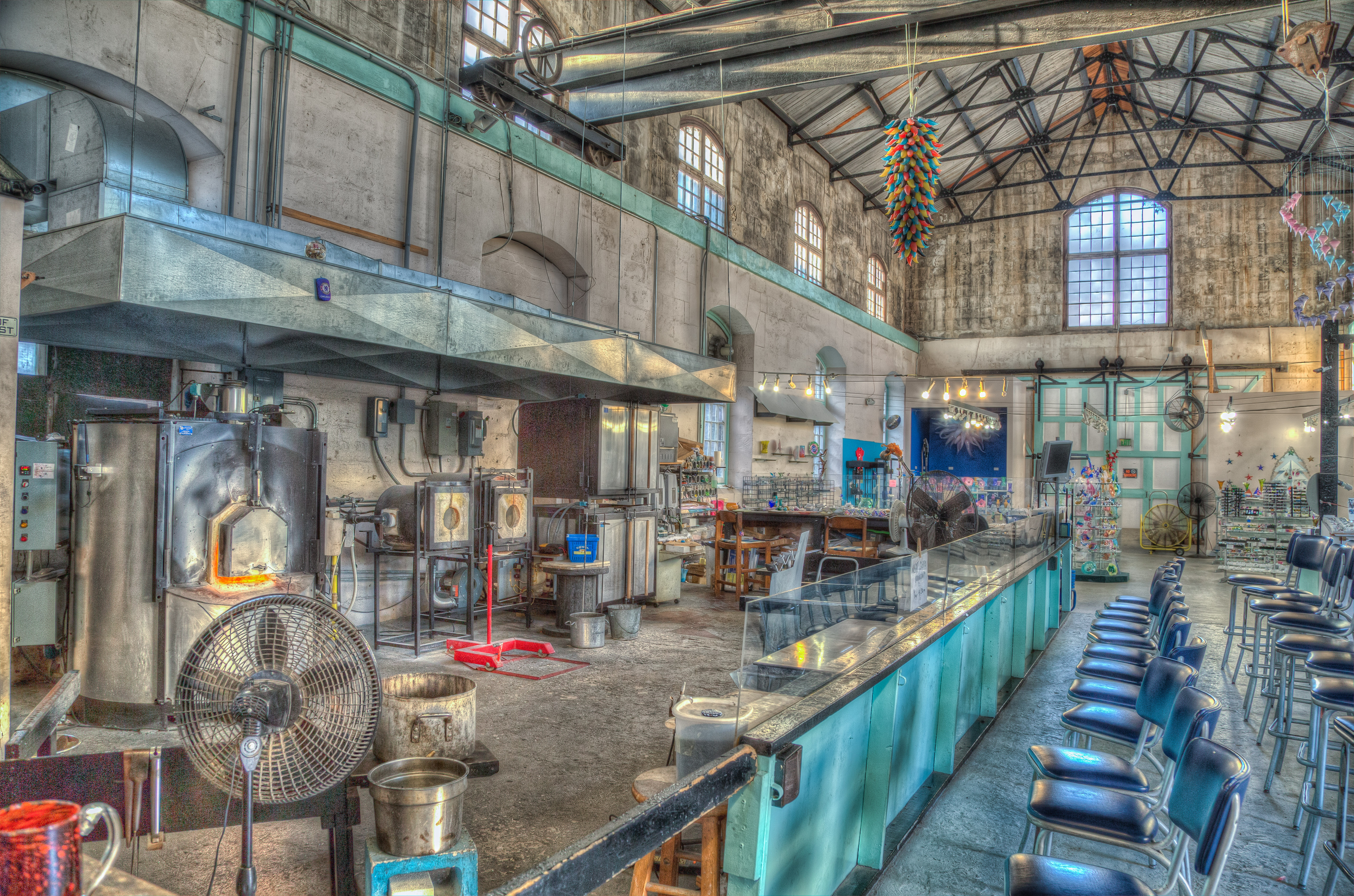 Bilde av en glassfabrikk