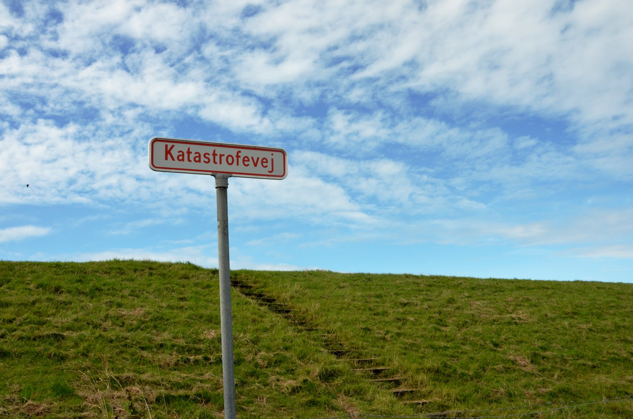 Bilde av et skilt med navnet - katastrofevej