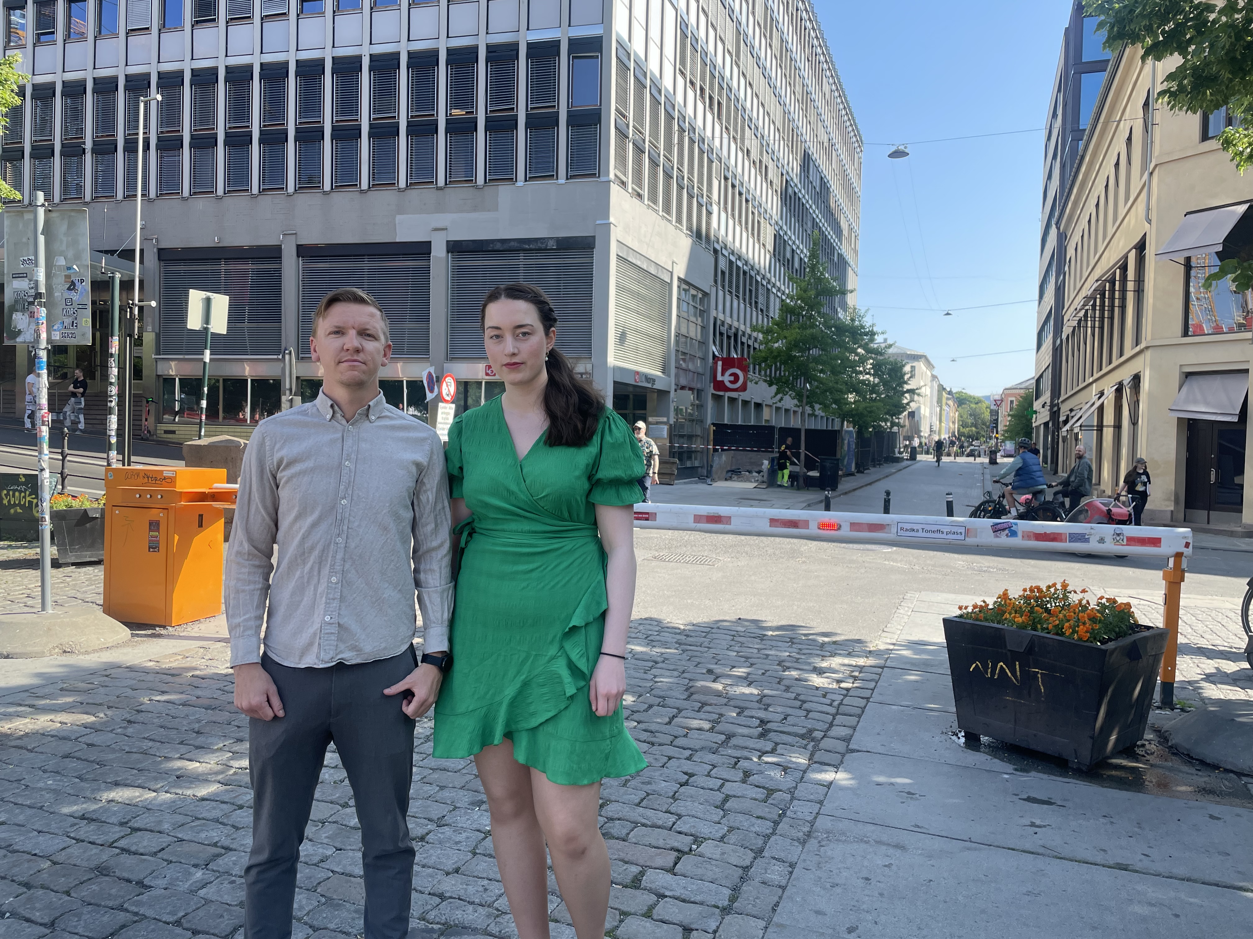 Bilde av  LOs studentrådgiver Lars Måseide og student Marita W. Henriksen 