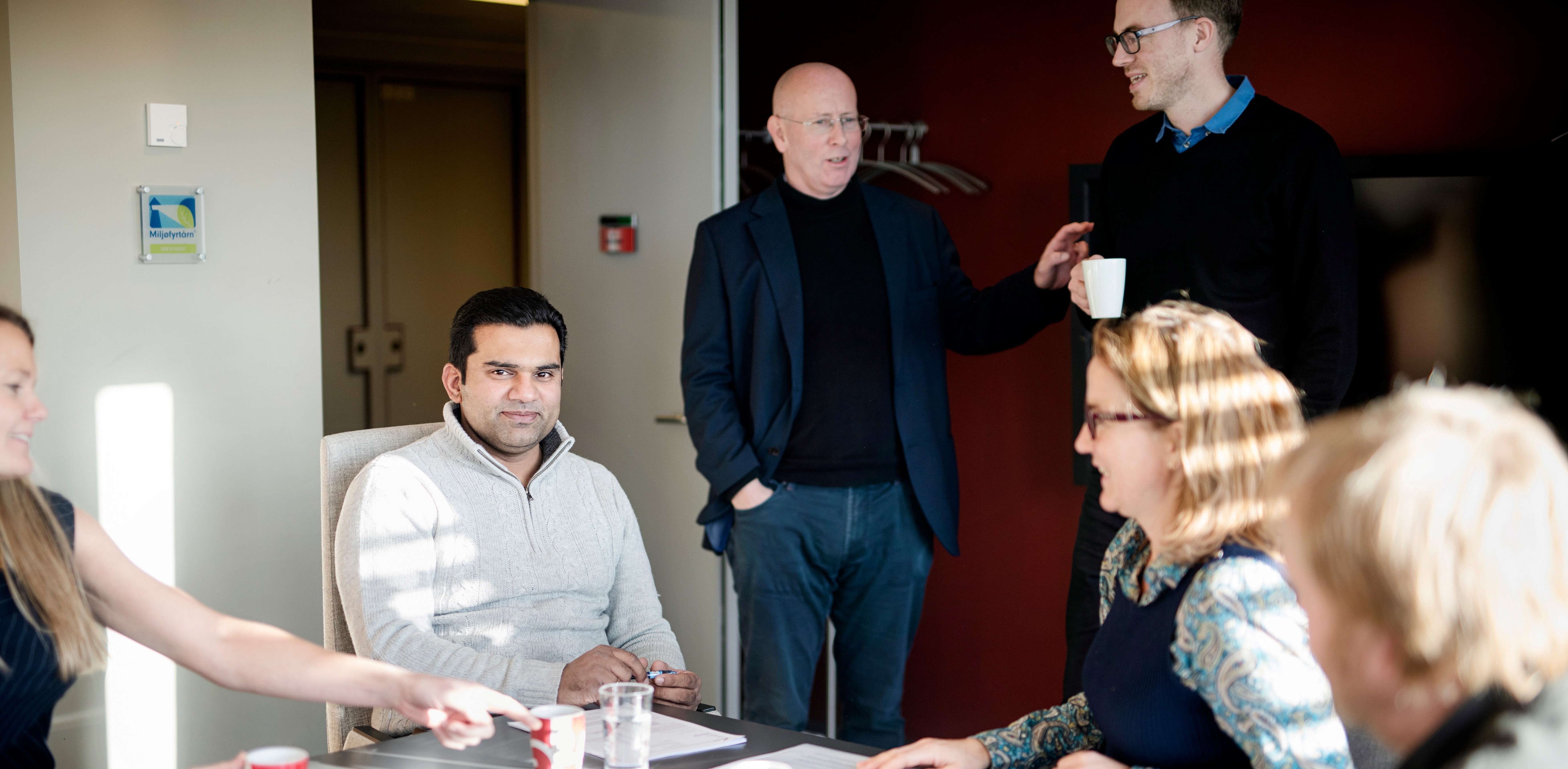 Bilde av LO-advokater i diskusjon