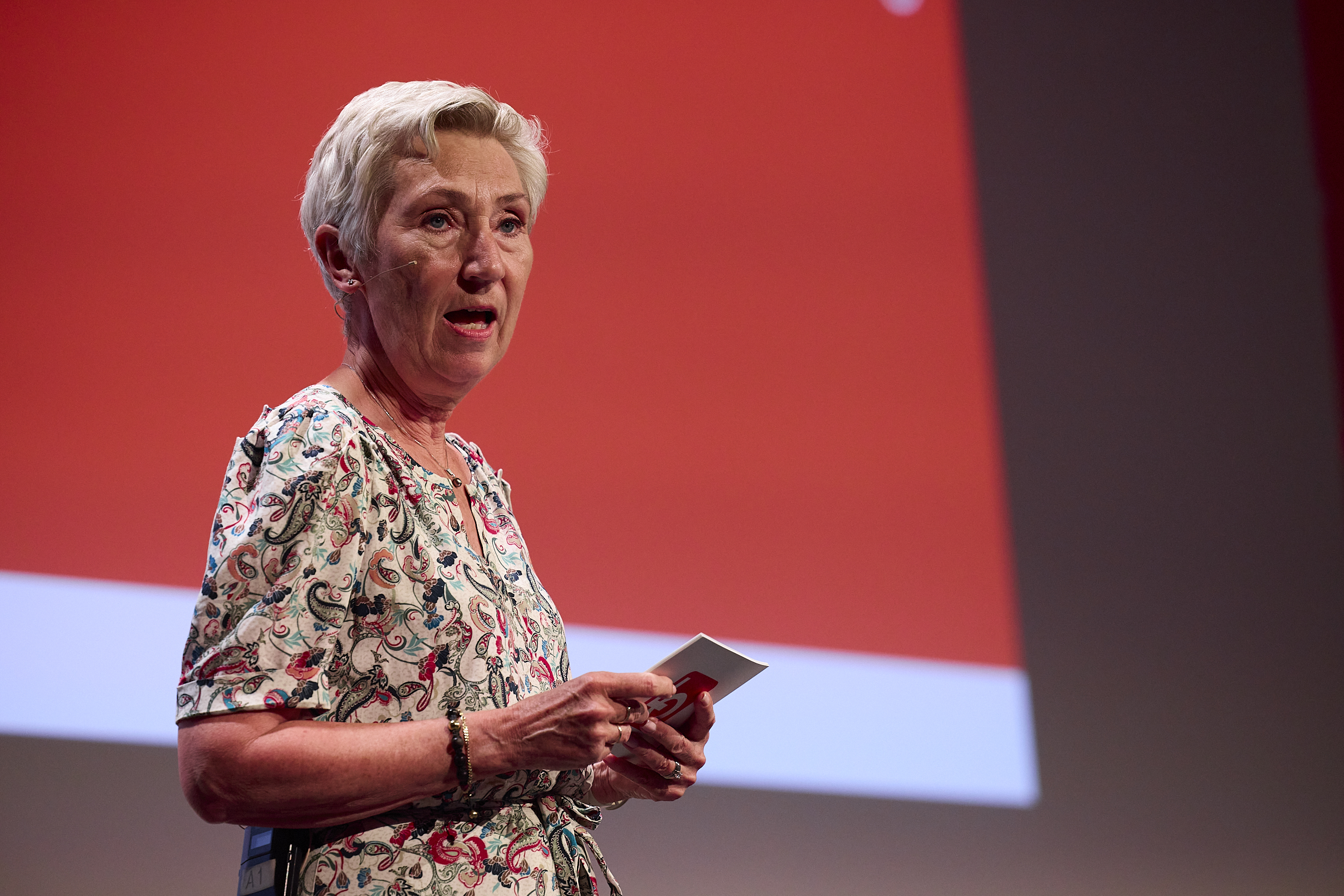 Peggy på talerstolen