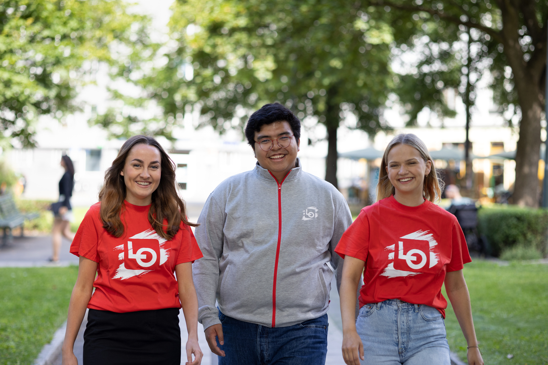 Bilde av ungdommer som jobber