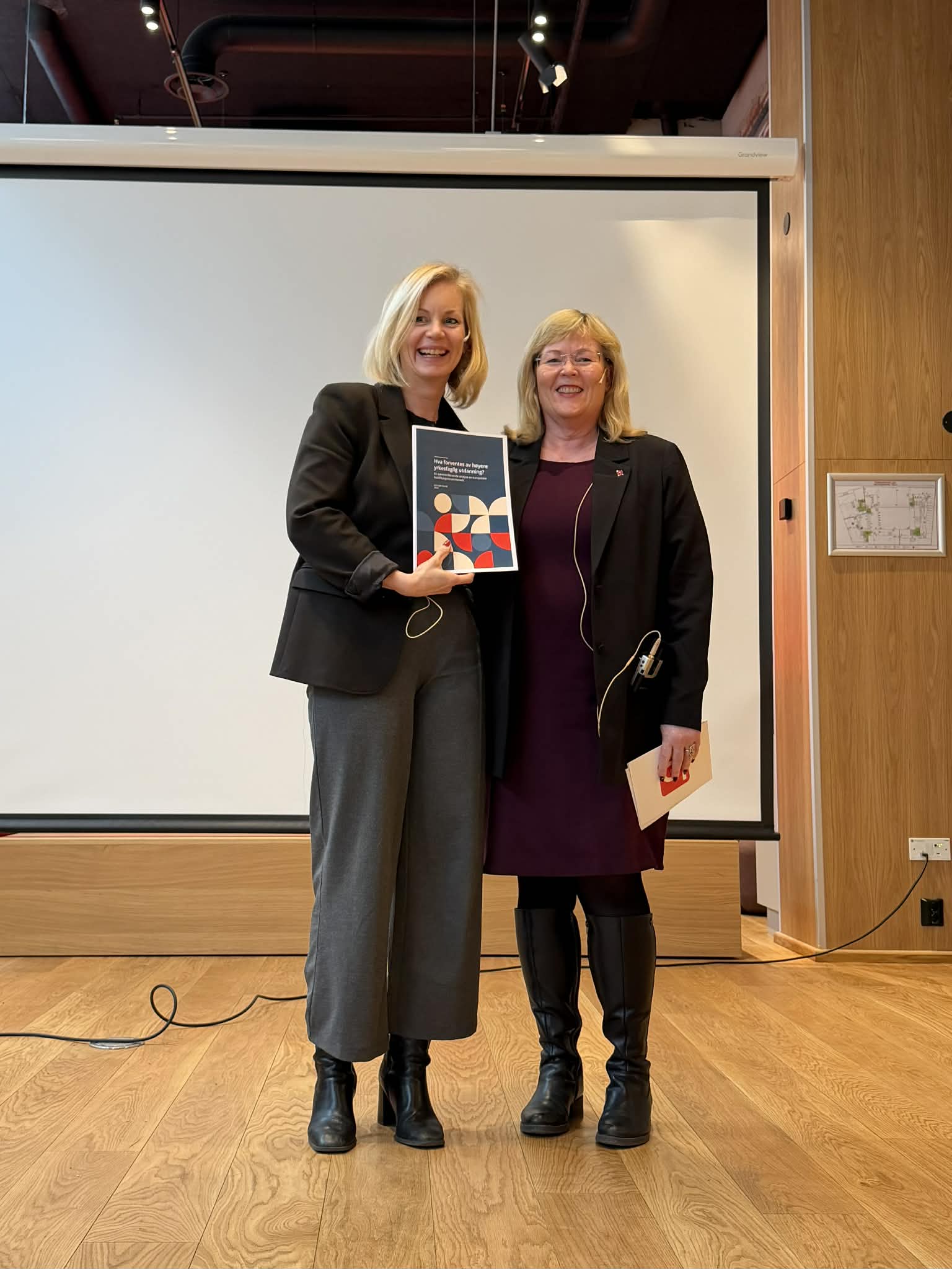 Statsr&aring;d Sigrund Aasland og LO-sekret&aelig;r Trude Tinnlund