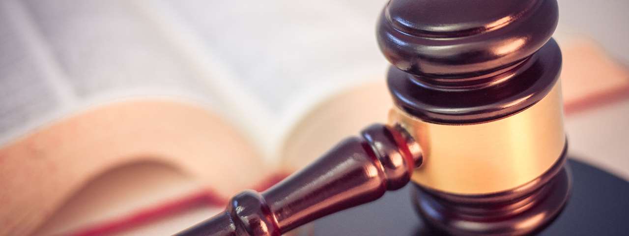 Lovsamling og dommerklubbe