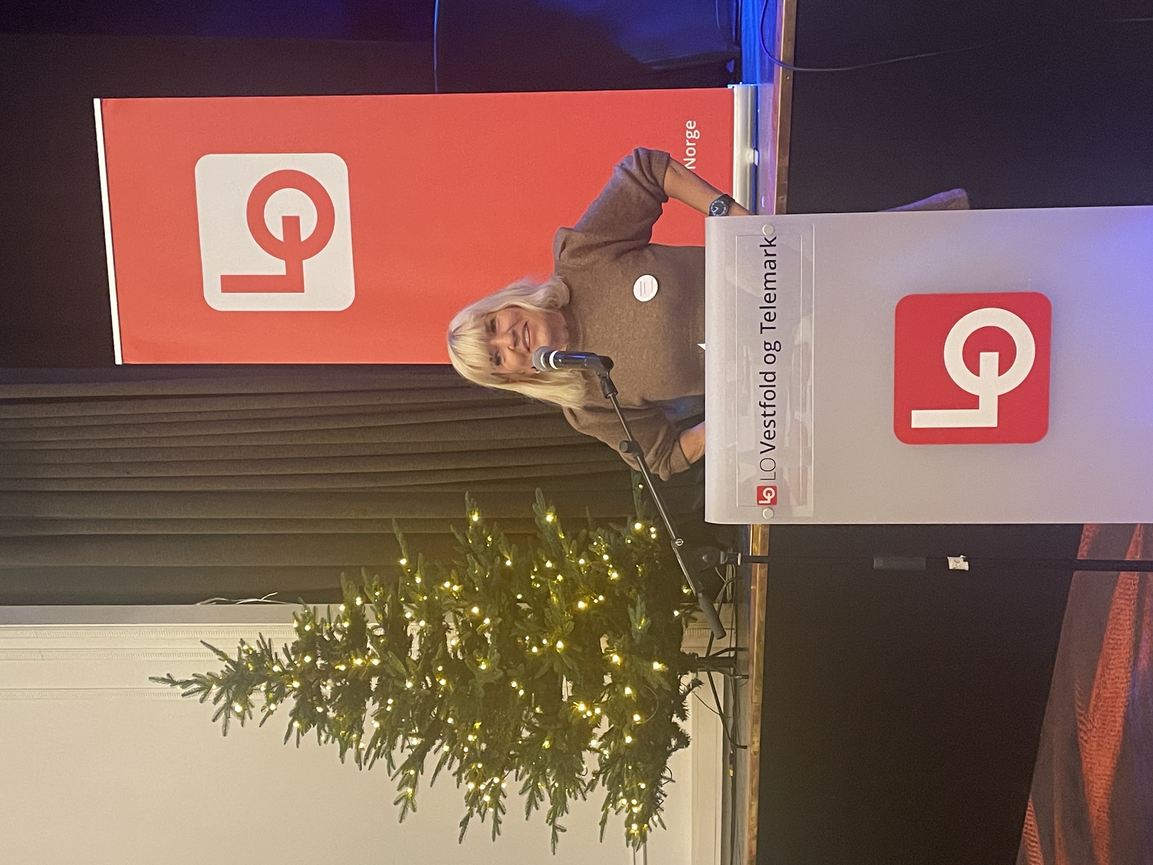 Kari-Anne Opsal på LOs talerstol