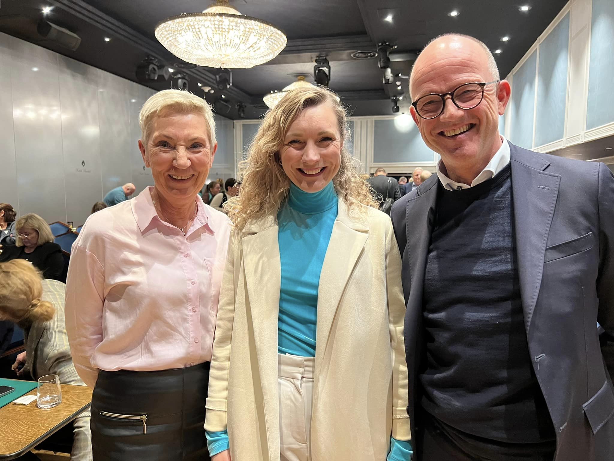 Portrettfoto av LO-leder Peggy Hessen Følsvik, digitaliseringsminister Karianne Tune og NHO-sjef Ole Erik Almlid.