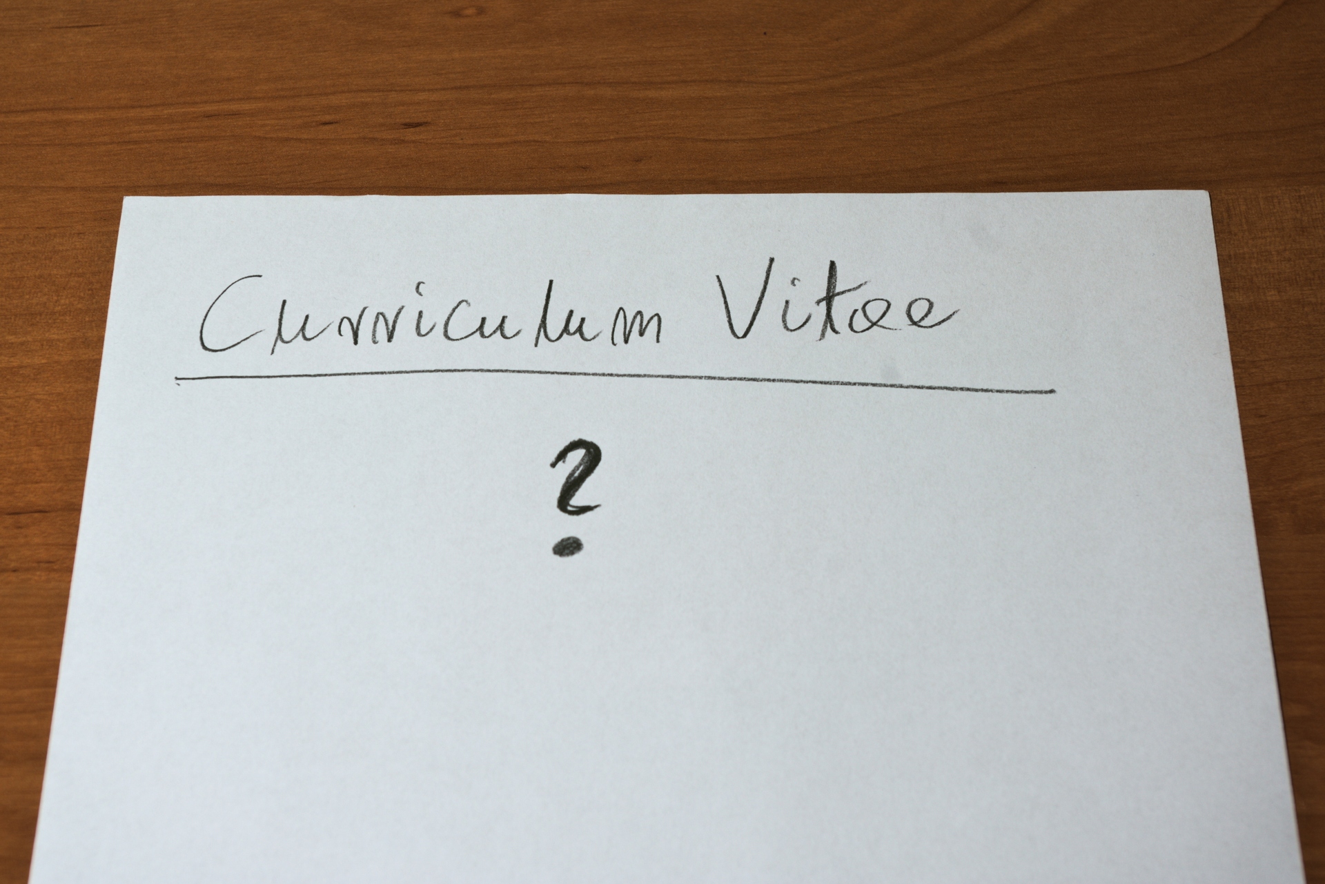 et ark med spørsmålstegn