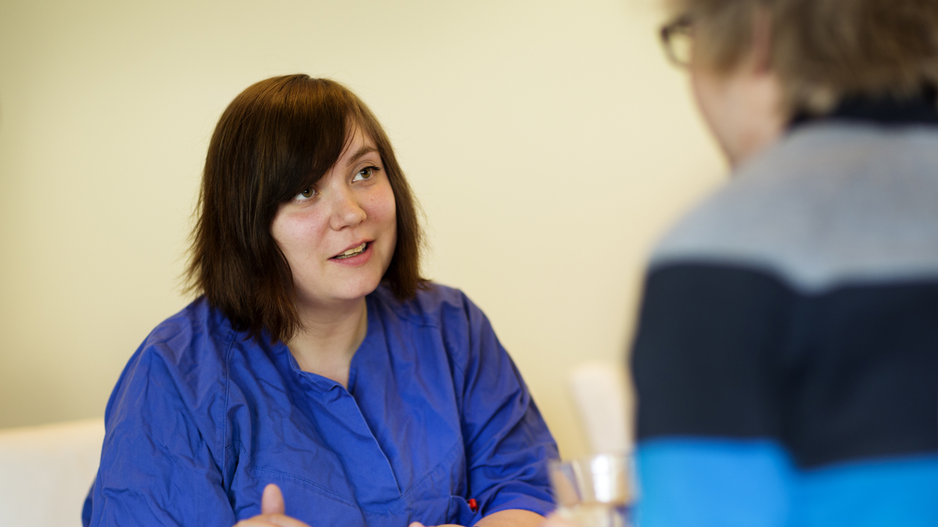 Bilde av en hjelpepleier.