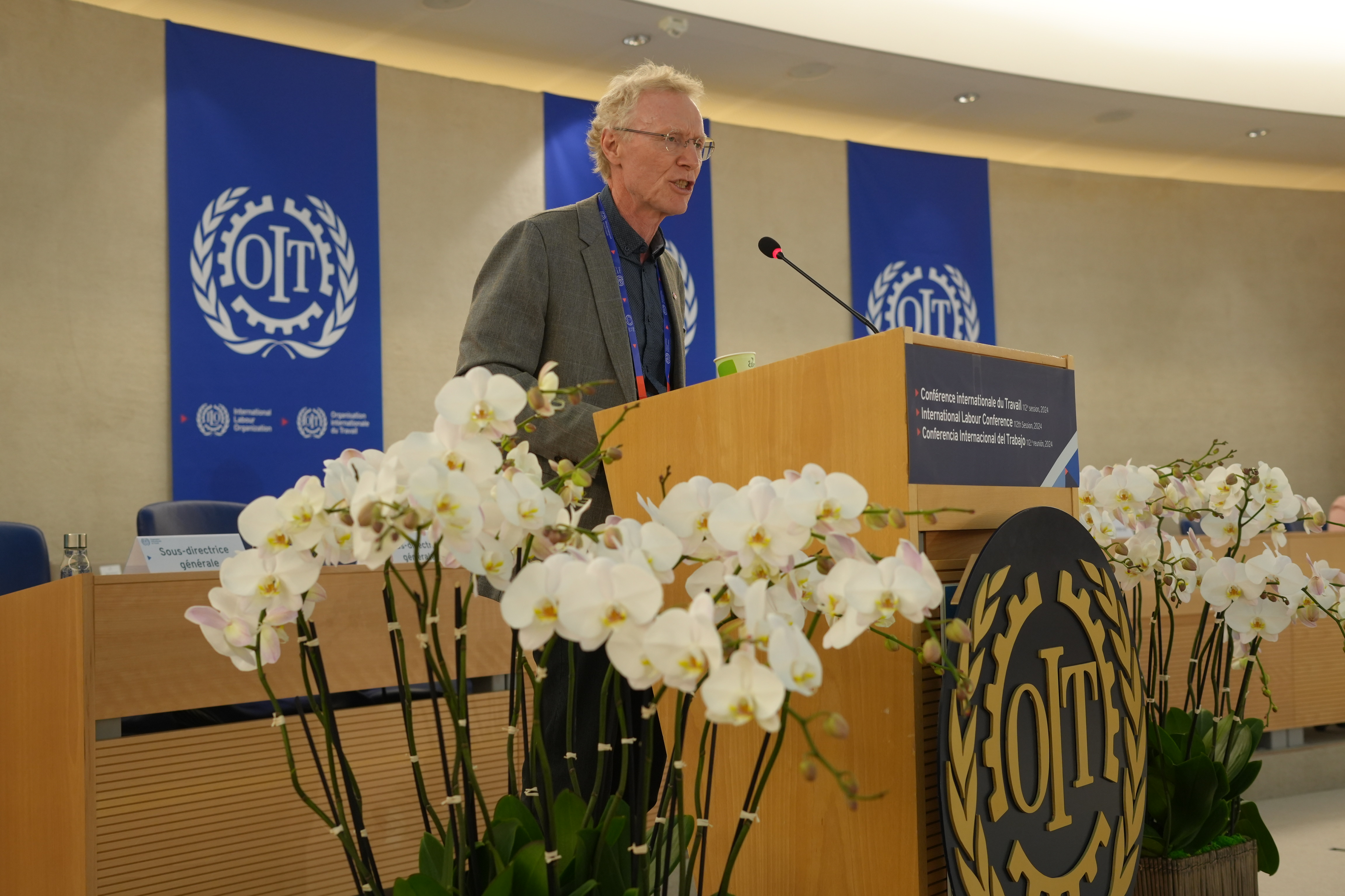 LO-nestleder Steinar Krogstad på talerstolen på ILO-konferansen i Geneve. Foto.