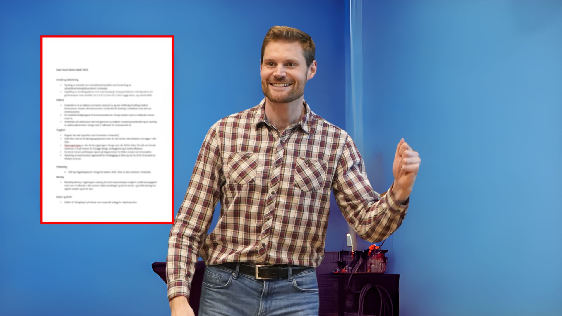 Plakat med tekst vises ved sidenav Nils Kristen med knyttet neve som understreker kraften i sakene