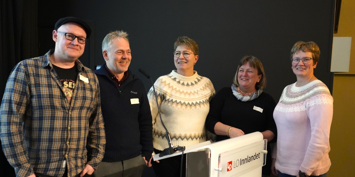 Representanter fra LO i Vestoppland samlet rundt talestolen