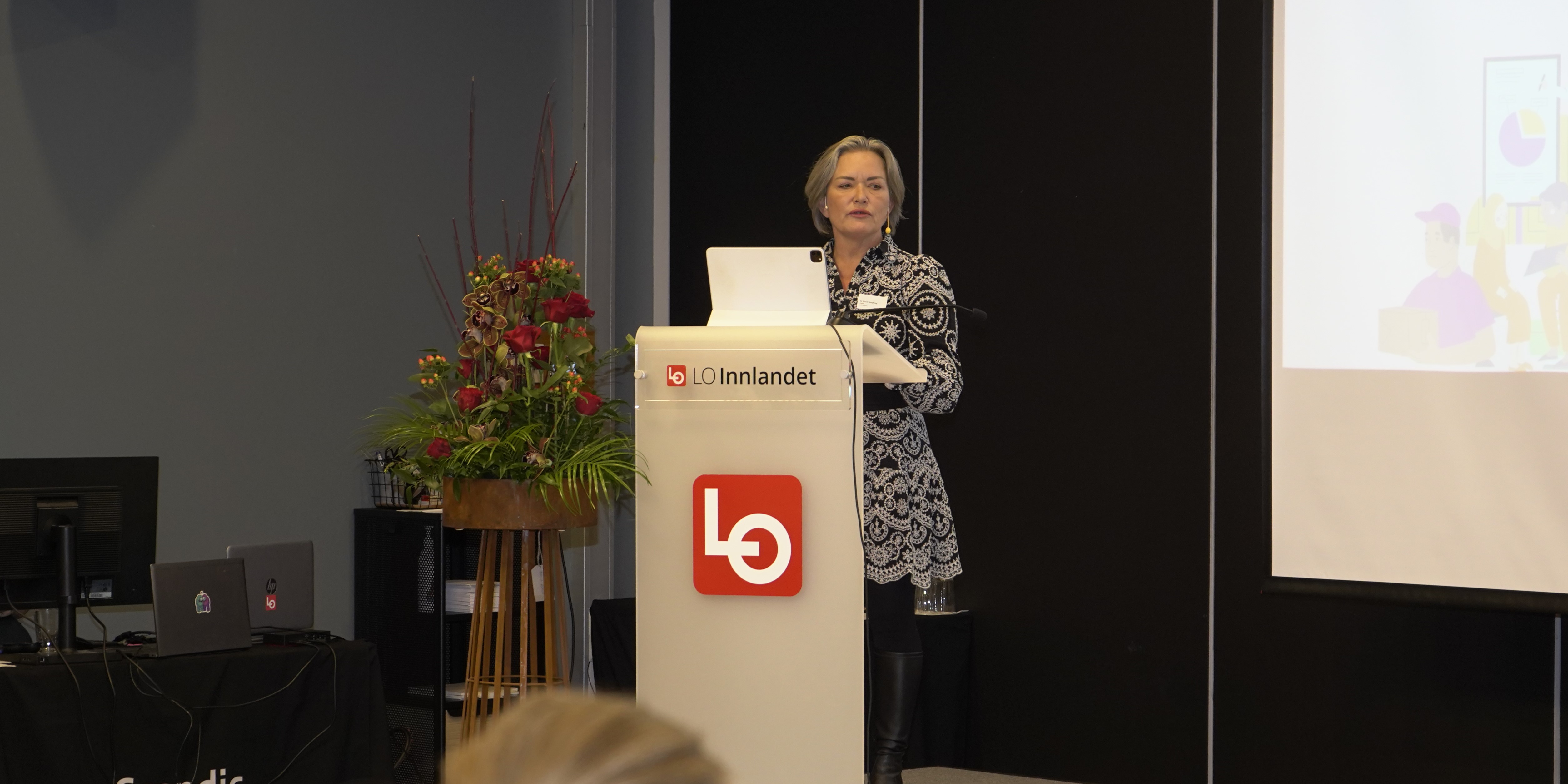 Skoghaug på talerstolen til LO Innlandets talerstol i mars 2024