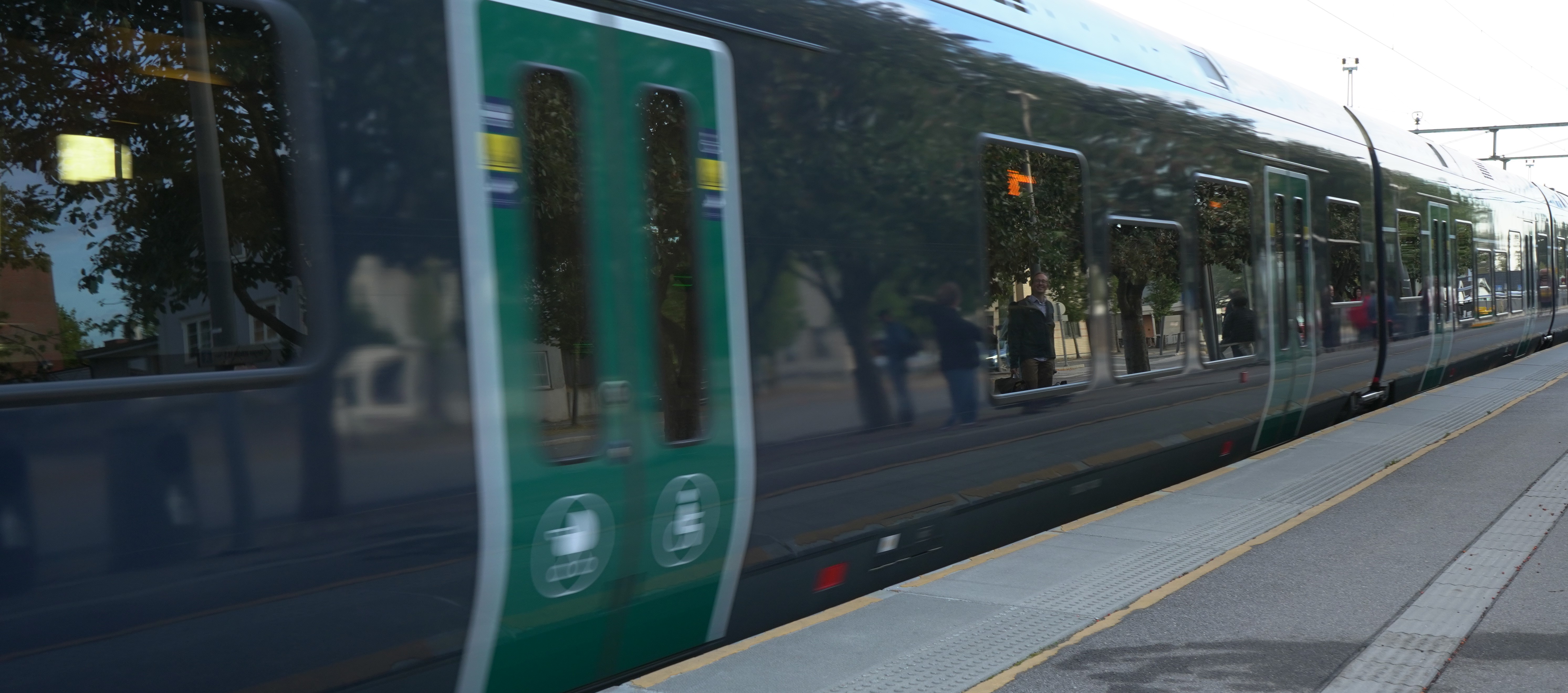 Tog som illustrasjon på samferdsel