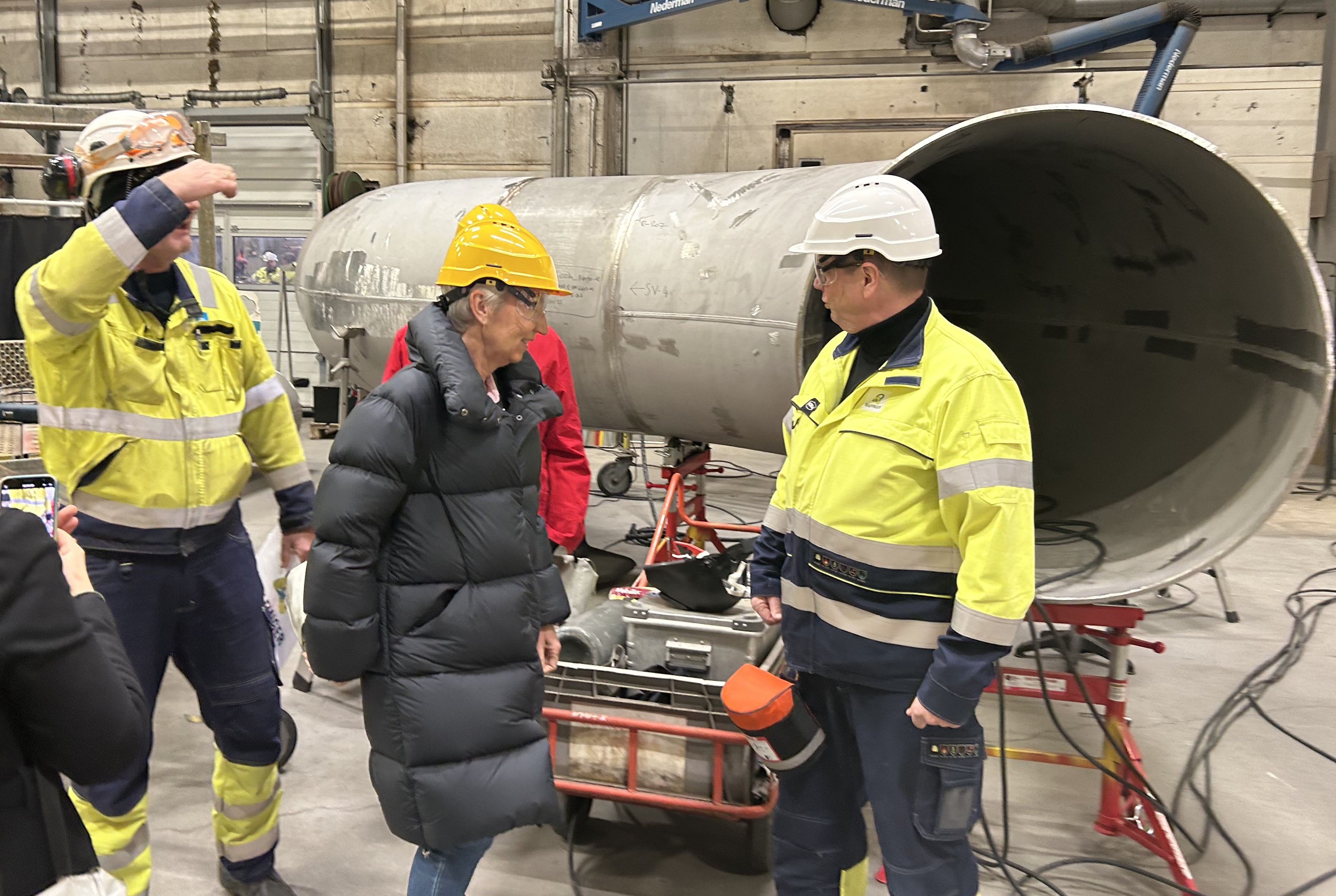 Sveing ​​av r&oslash;r Her&oslash;ya med Peggy.jpg