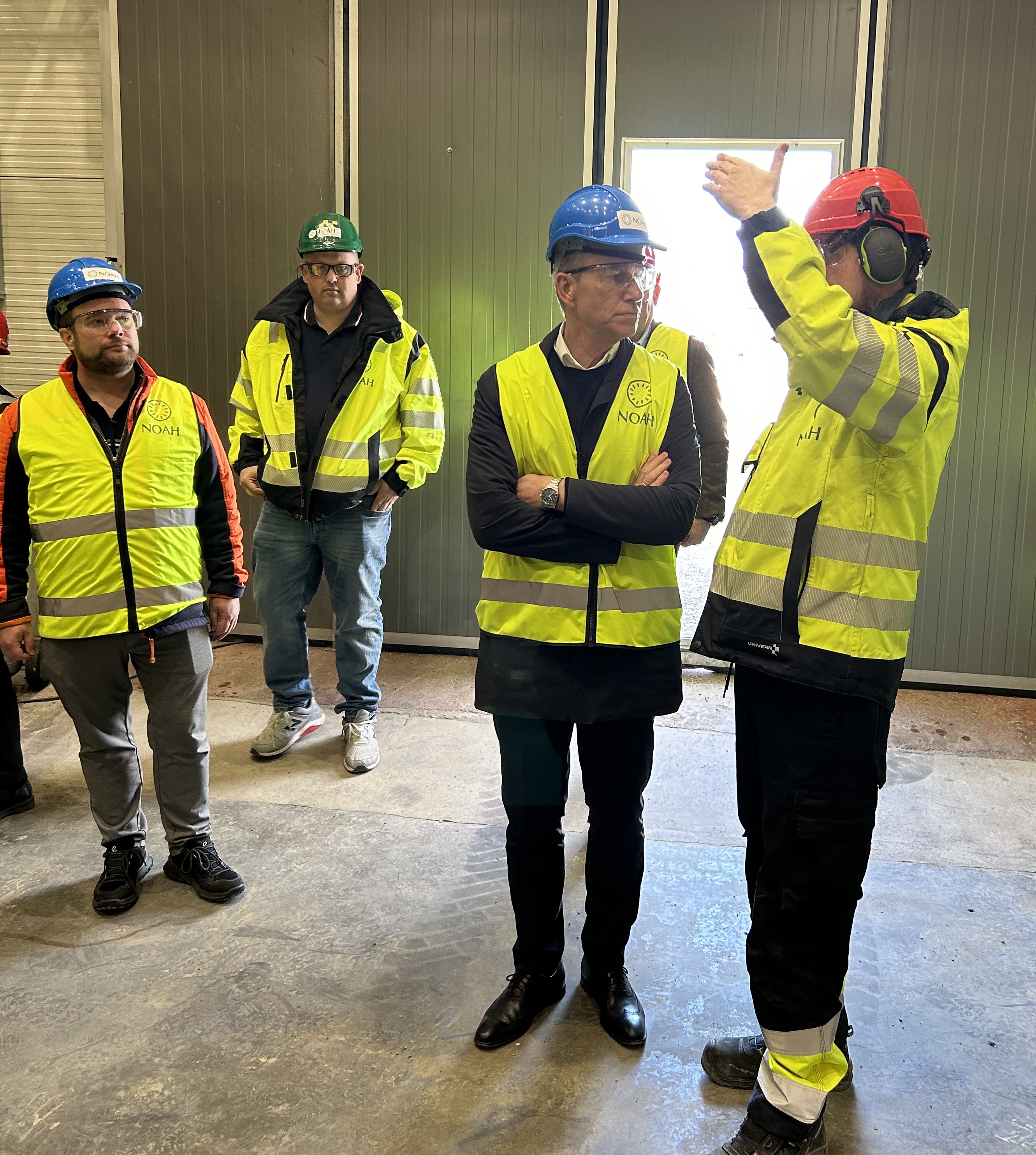 Terje Aasland på Langøya i hallen.jpg