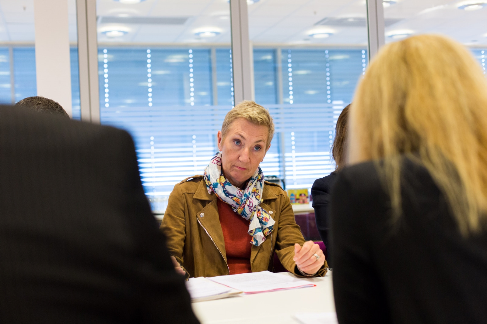 LOs nestleder, Peggy Hessen Følsvik, i møte 