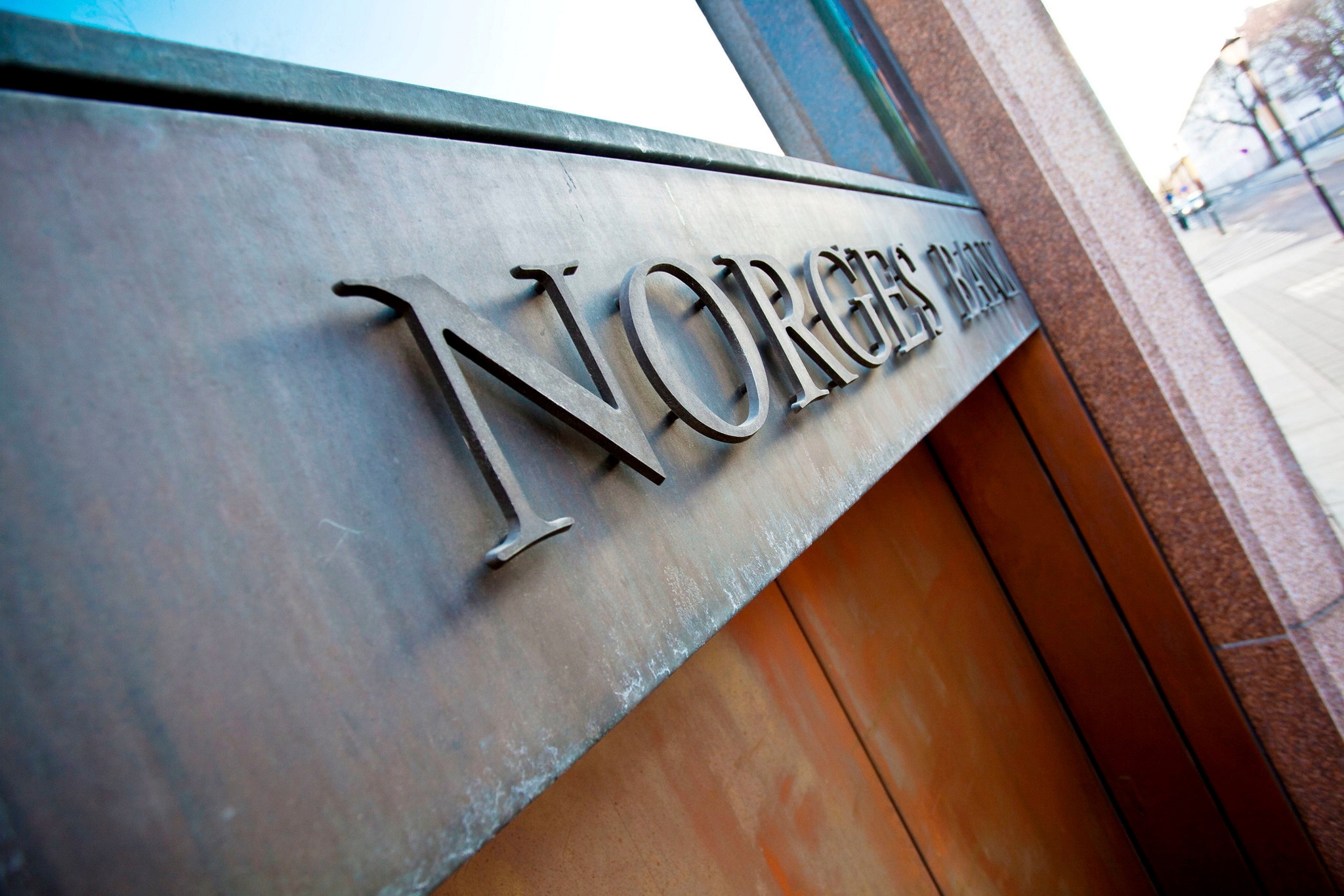 Bilde av Norges Bank skilt. 