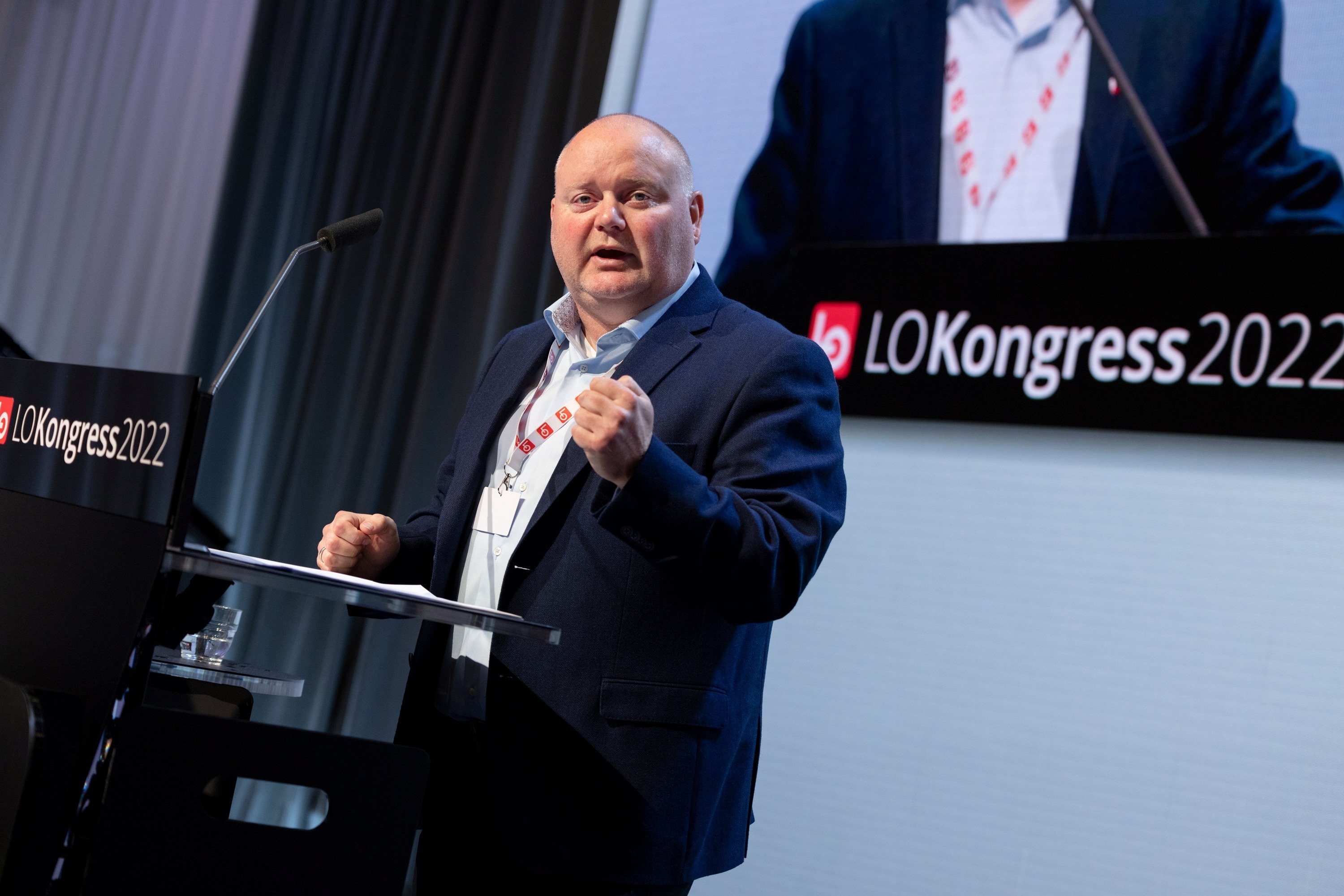 Are Tomasgard på talerstolen foran LO-kongressen. Foto.